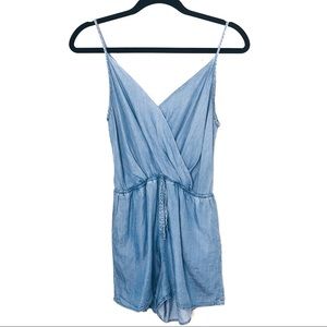 1250 Degrees Chambray Twist Romper Size Small